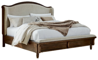 Cama Queen Sturlayne con paneles tapizados