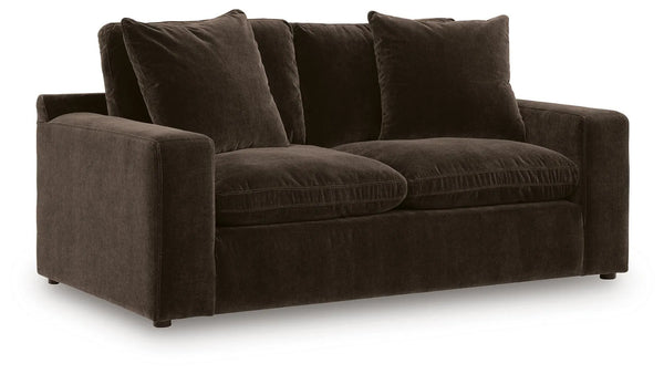 Maxton Heights Loveseat