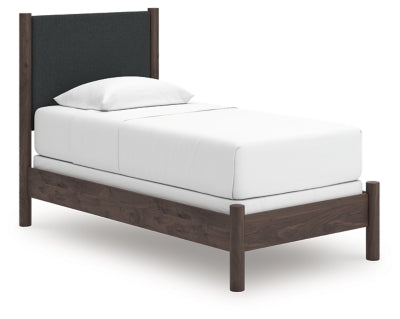 Cama Cadmori Twin con paneles tapizados