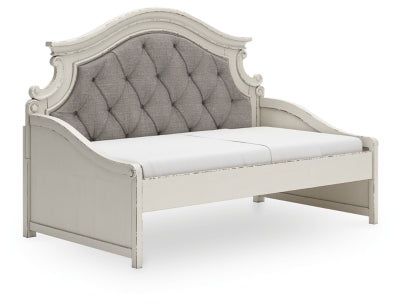 Realyn Twin Day Bed - Chipped White