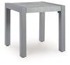 Mesa auxiliar de exterior con vista a la luz de la luna